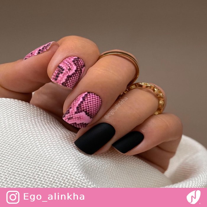 Pink Snake-themed Nails